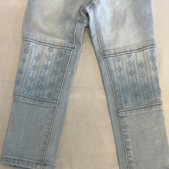 GAP Blue Denim Jeggings with embroidered Knee Details - Picture 3 of 4